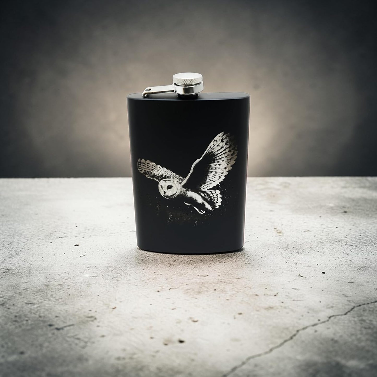 Flask negro Flying Barn Owl 8 oz
