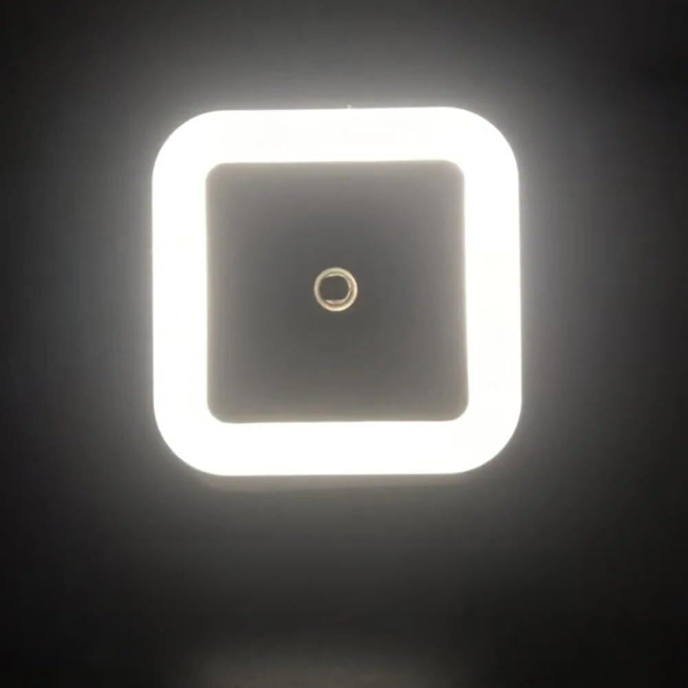 Luz Nocturna LED Sensor Amanecer Enchufable