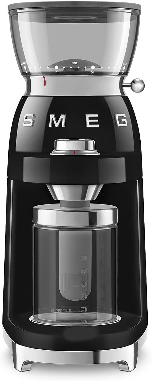 Molinillo eléctrico cónico SMEG CGF03 con 15 ajustes
