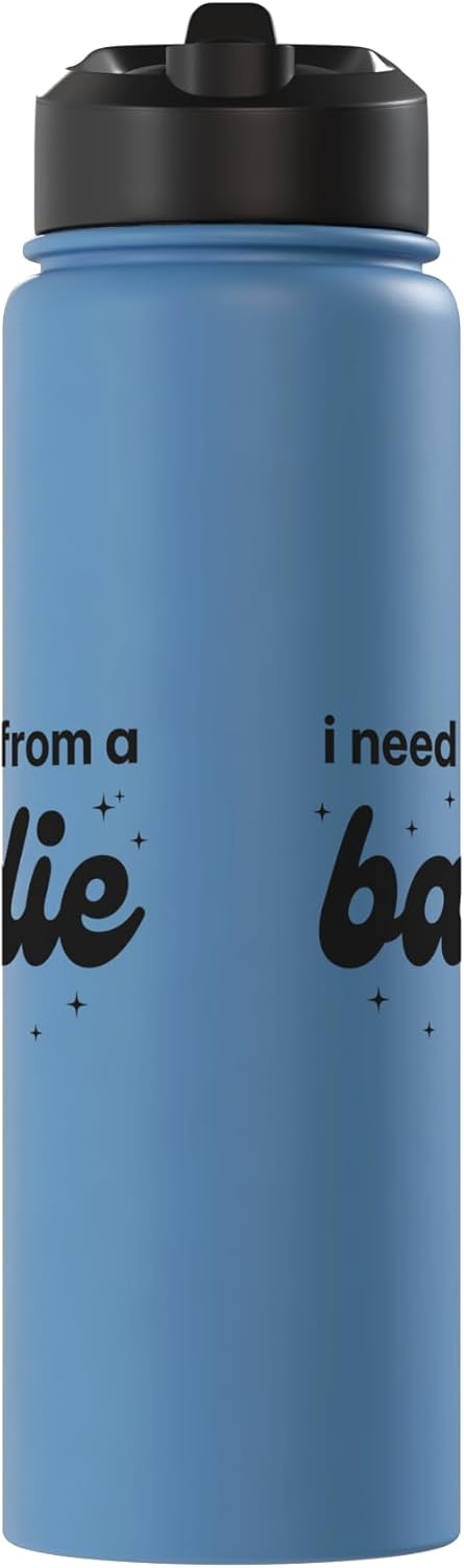 Bottella de agua acero inoxidable aislada con abrazos de baddie