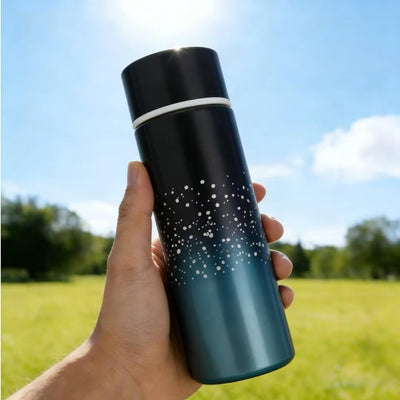 Mini botella de agua acero inoxidable delgado aislada sin fugas