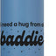 Bottella de agua acero inoxidable aislada con abrazos de baddie