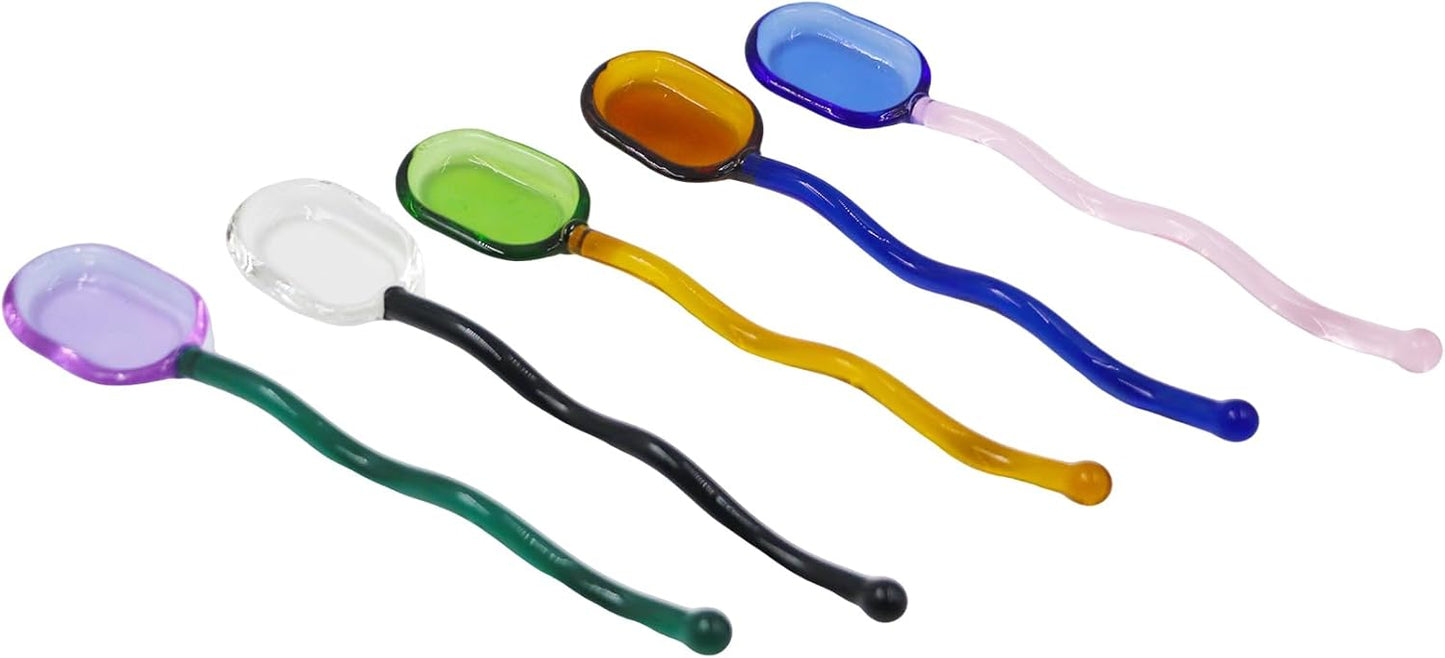 Cucharas de café de vidrio coloridas con mangos ondulados para té, café y bar