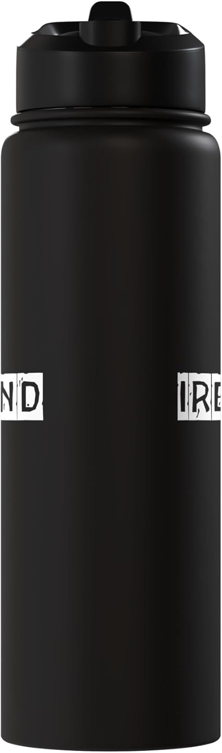 Botella de agua aislada con bandera de Irlanda para viaje