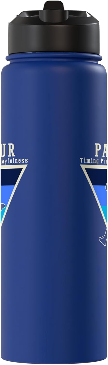 Botella de agua acero inoxidable aislada para parkour con precisión y juguetonería