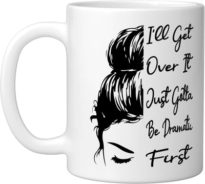 Taza cerámica para desayuno con pelo revuelto blanco