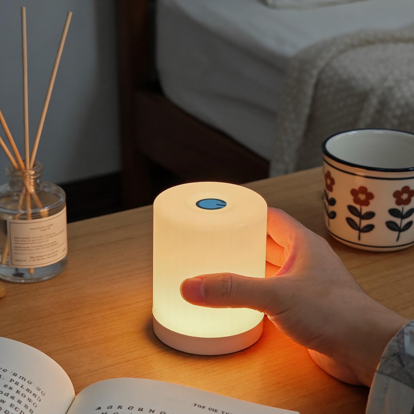 Luz de noche inalámbrica táctil pequeña