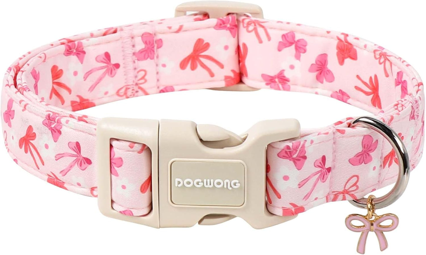 Collar rosa para perro hembra ajustable con estampado corbatín