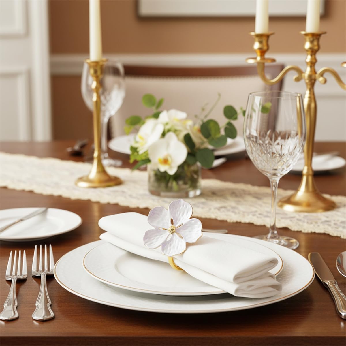 Servilleteros de flores blancas para decorar mesas