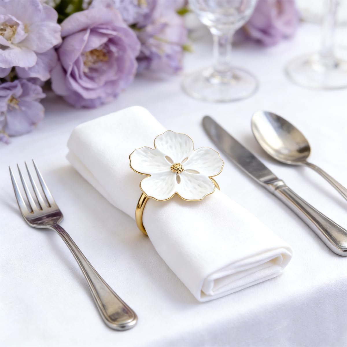 Servilleteros de flores blancas para decorar mesas