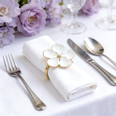 Servilleteros de flores blancas para decorar mesas