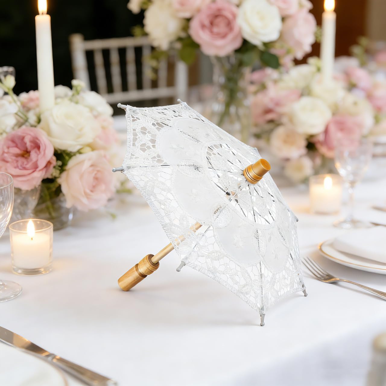 Paraguas encaje nupcial blanco con mango madera boda