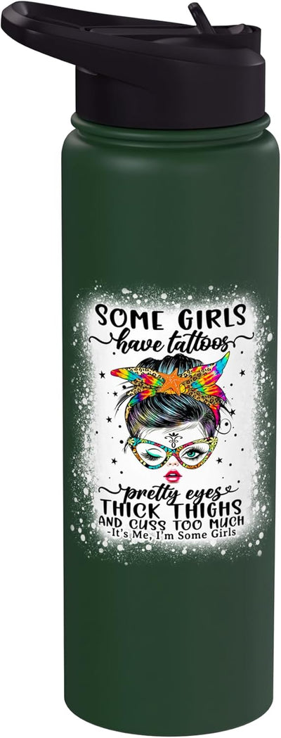 Botella de agua aislada de acero inoxidable con pelo desordenado ojos bonitos piernas gruesas tatuajes chicas