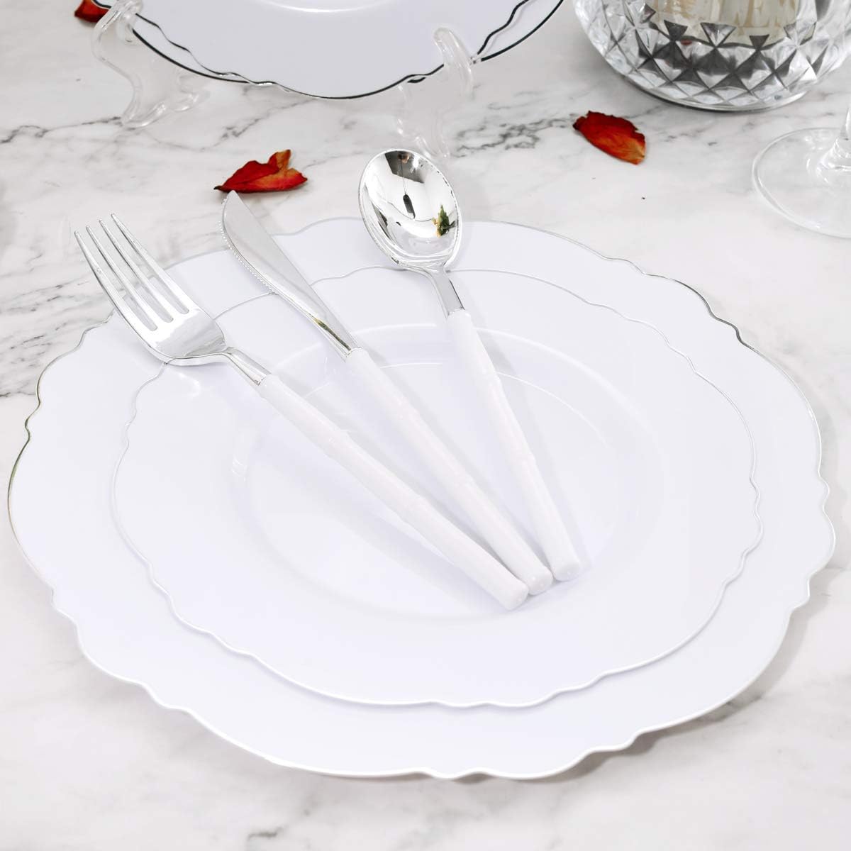 Set 2 Platos Plástico Plateado Diseño Barroco Alta Gama