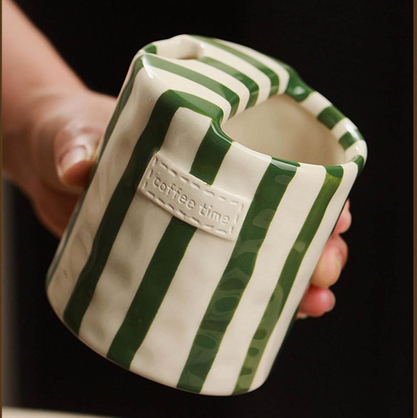 Taza de café de cerámica retro pintada a mano con rayas verdes