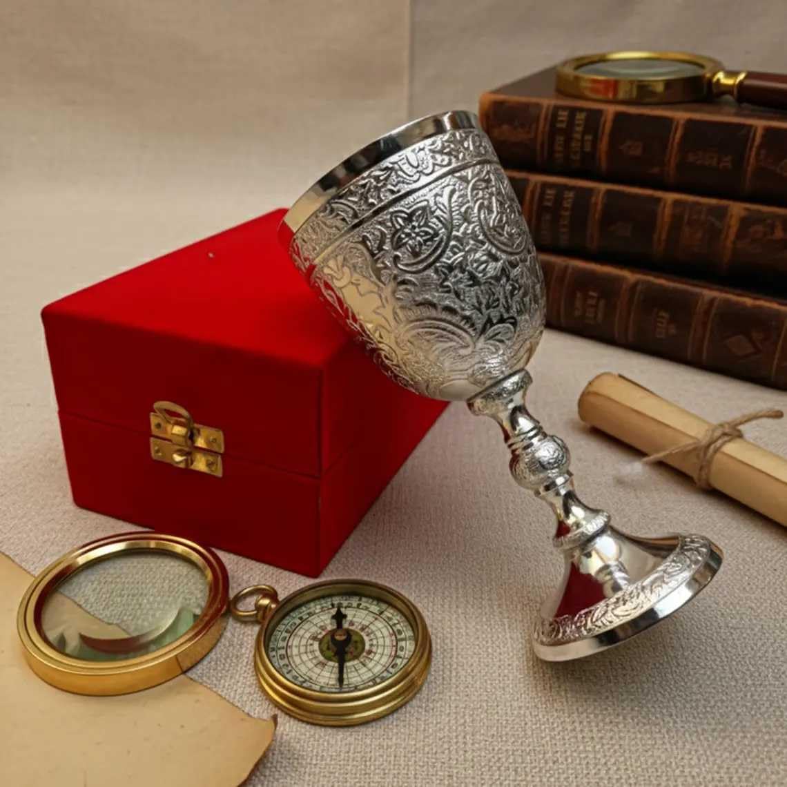 Cáliz Vino Grabado Plateado con Caja Regalo