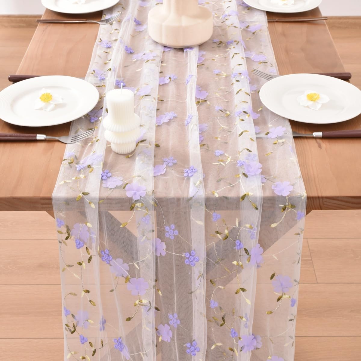 Camino de mesa floral lila para primavera y verano, gasa de 10 pies, flores transparentes
