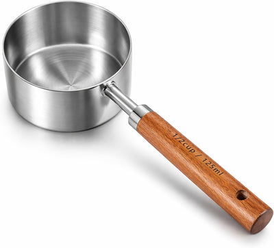 Taza medidora de 1/2 taza con cucharas de acero inoxidable y mango de madera