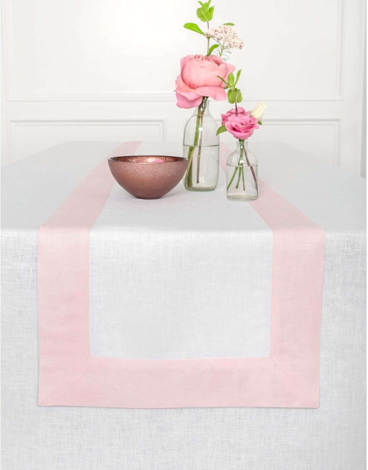 Camino Mesa Lino 132pulg Rosa Rubor y Blanco 14x132