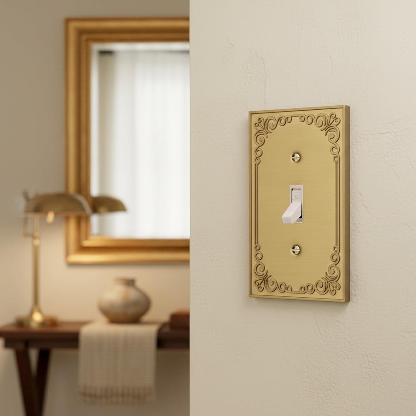 Cubierta pared interruptor enchufe metal dorado