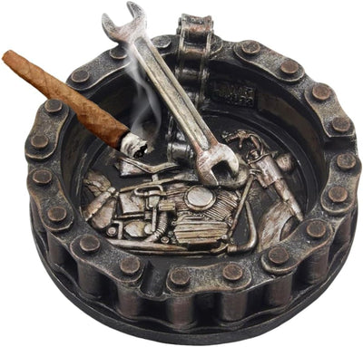 Cenicero motocicleta vintage con llave y bicicleta para hombres