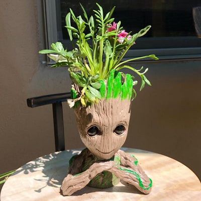 Maceta 6pulg diseño árbol Groot bebé con drenaje para plantas
