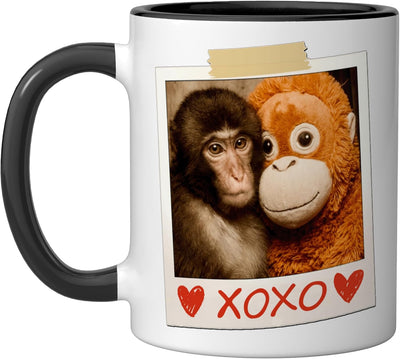 Taza cerámica Punch Monkey vintage retro foto abrazos amigos negra/blanca