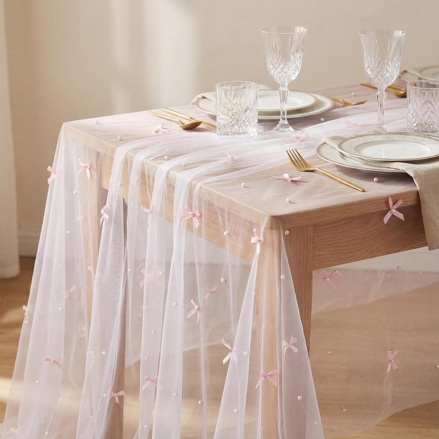 Camino de mesa con lazo de perlas y encaje de tul para bodas y eventos
