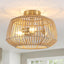 Lámpara techo ratán 3 luces dorada bohemia dormitorio