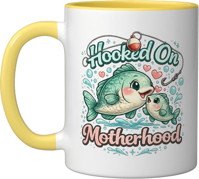 Taza Cerámica para Mamá de Pesca en Amarillo/Blanco