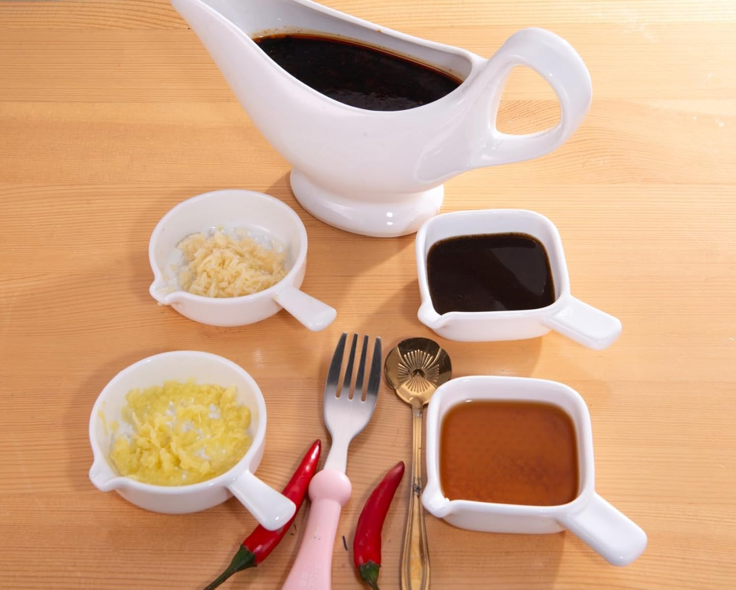 Bote de salsa con cuenco y dispensador blanco