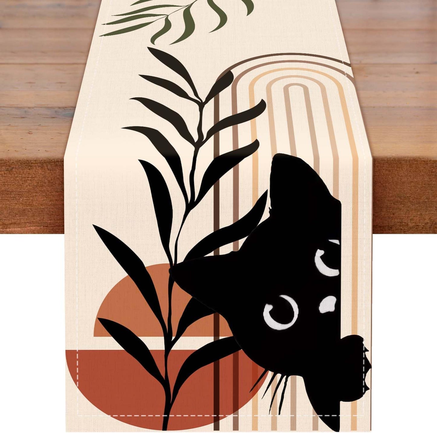 Camino mesa bohemio con gato negro estilo rústico