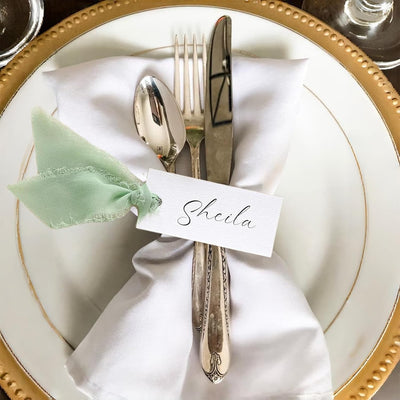 Tarjetas colgantes con nombre en blanco cinta gasa para bodas banquetes
