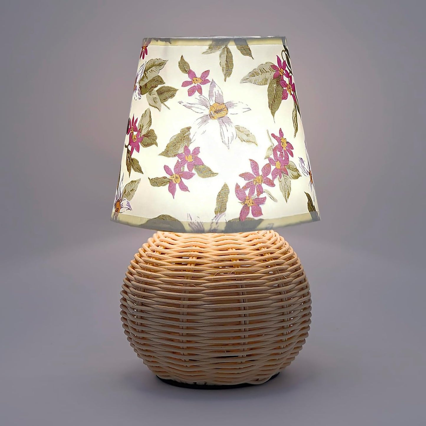 Lámpara mimbre vintage luz ajustable USB bohemia