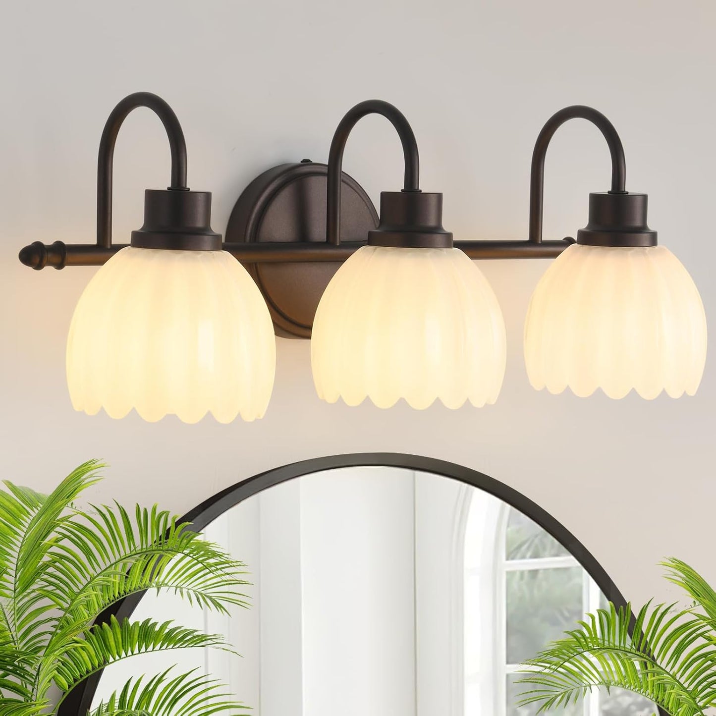 Lámpara baño 3 luces 20pulg bronce aceitado pantalla tulipán blanco