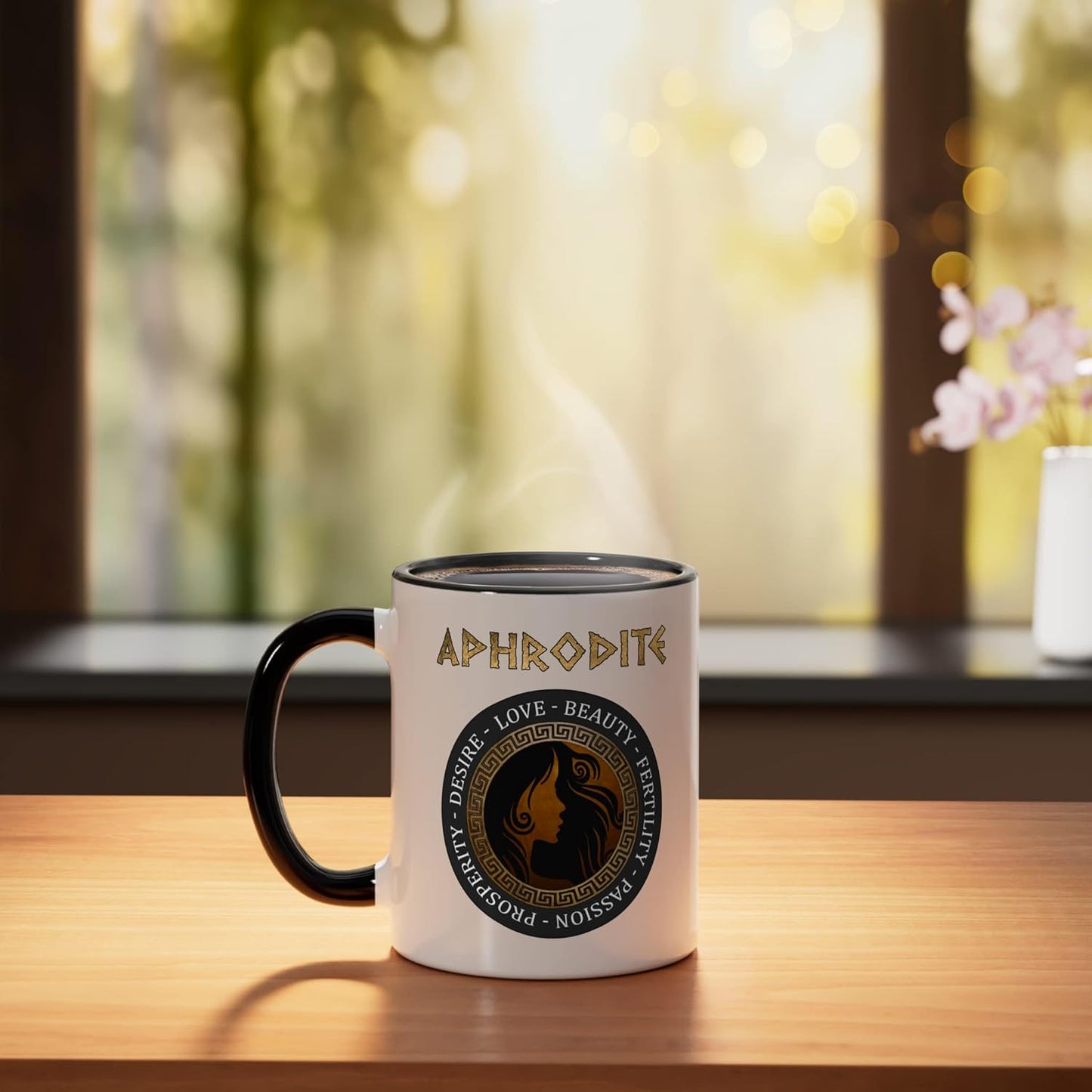Taza cerámica de Afrodita diosa griega de belleza y amor negra/blanca