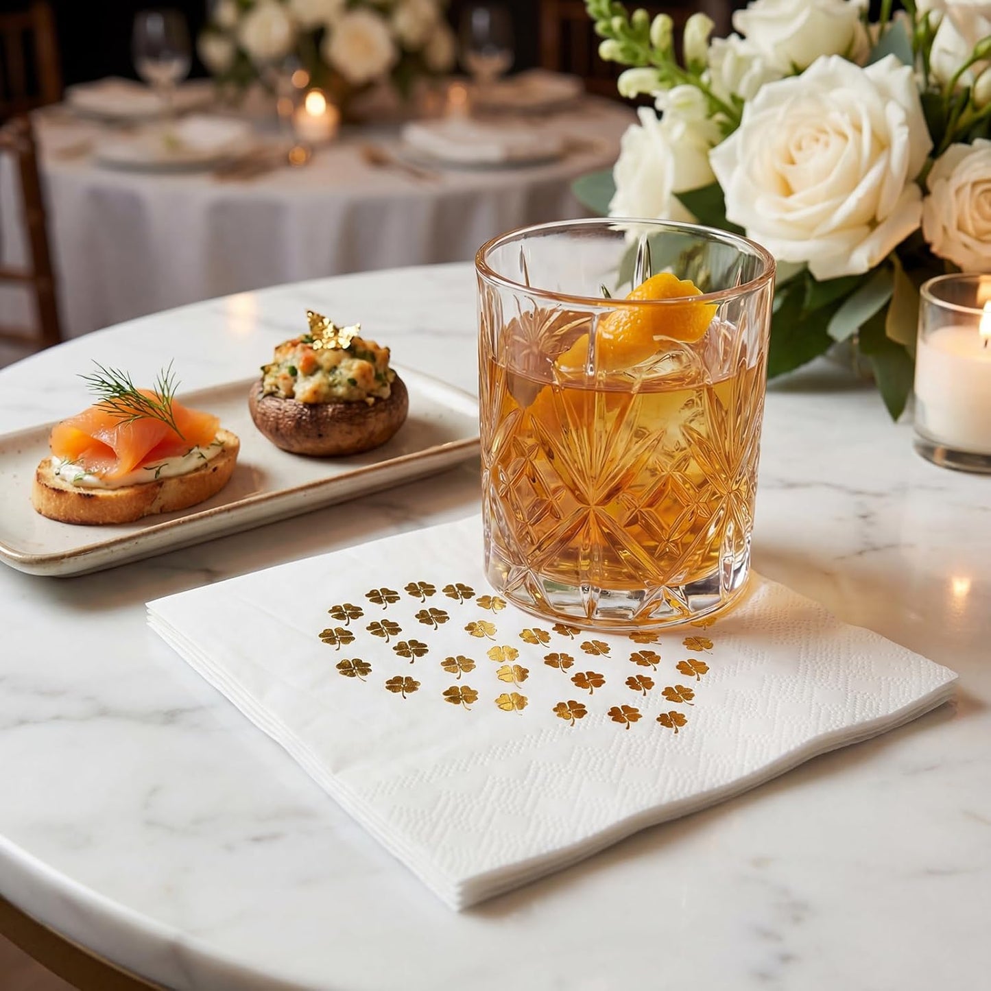 Servilletas de papel elegantes con diseño de clover para recepciones y eventos
