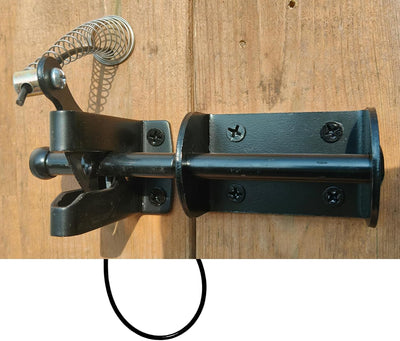 Pestillo puerta autoblocante acero negro para valla de madera