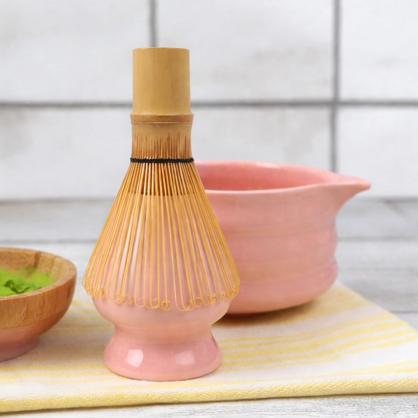 Soporte para batidor de cerámica matcha rosa protege y prolonga vida útil