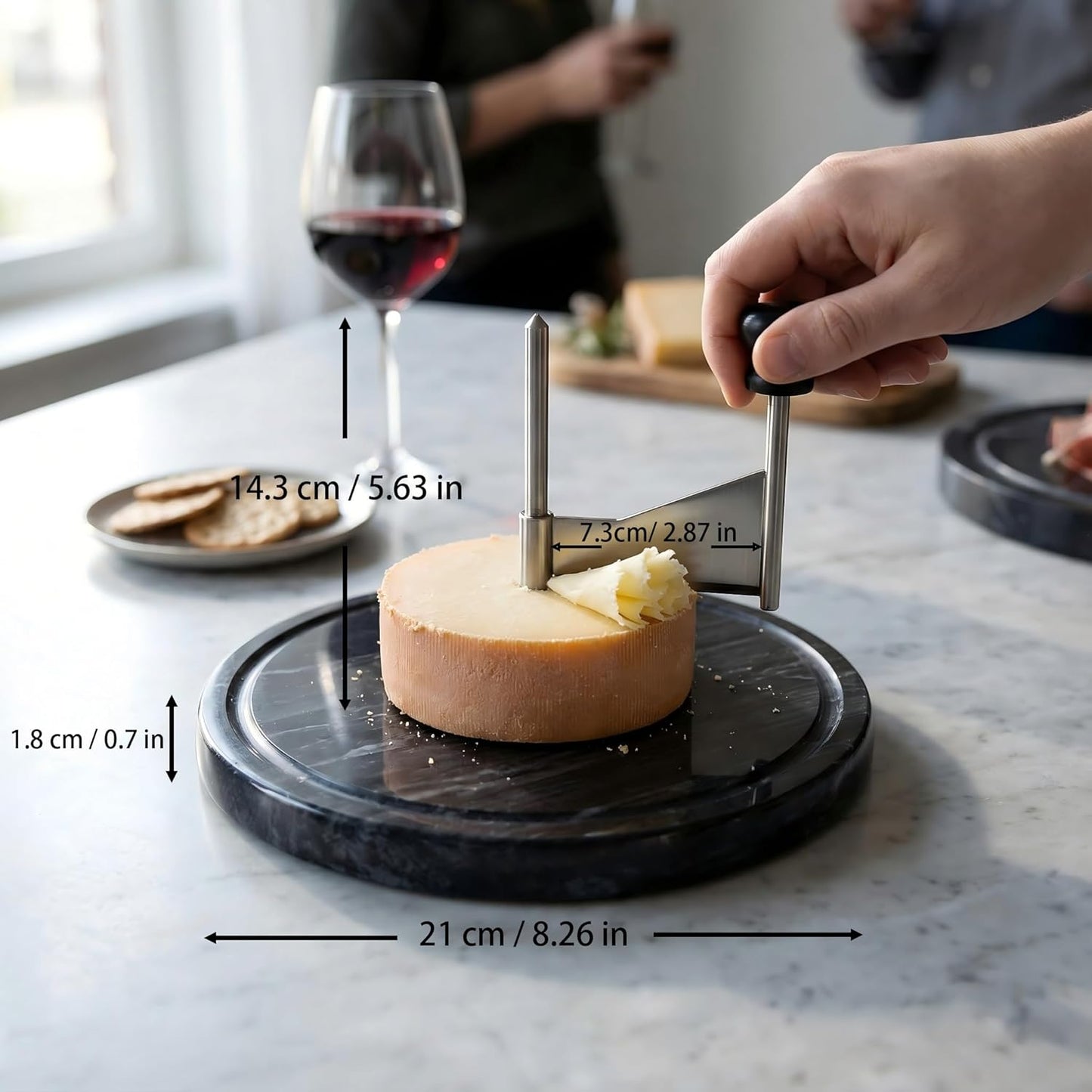 Rueda rizadora de queso para queso duro Girolle con base de mármol