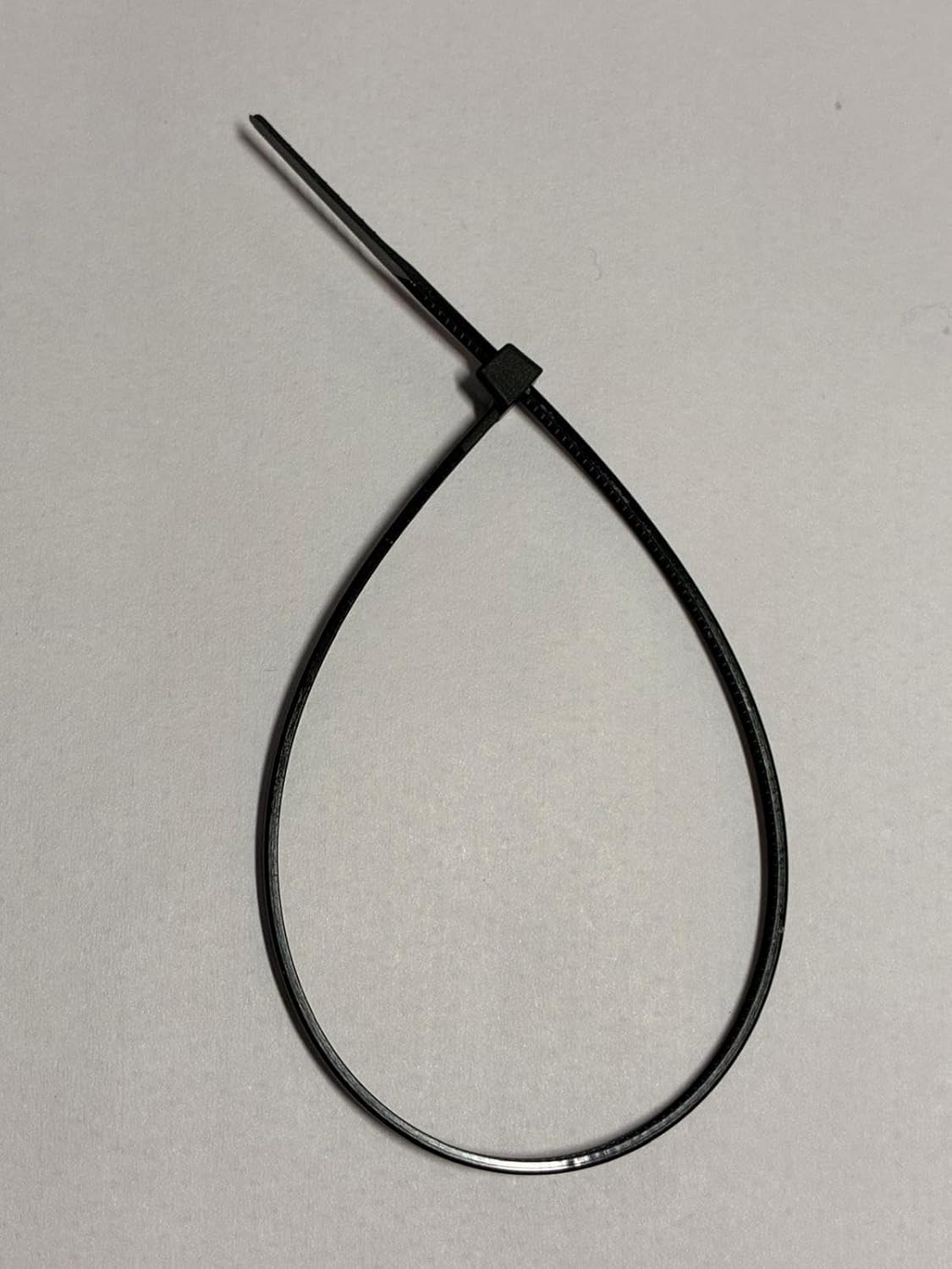Bridas negras nailon 8pulg resistencia 18lb paquete 100