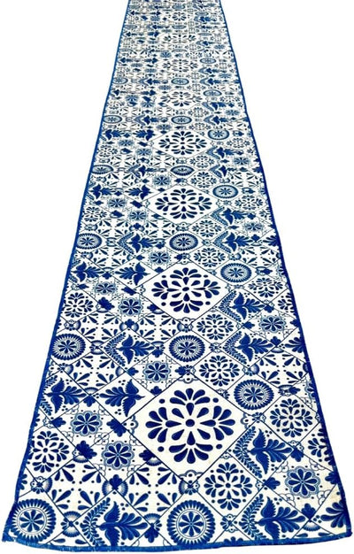 Camino de mesa Talavera en poliéster y algodón con patrones florales y pájaros azul marino/blanco