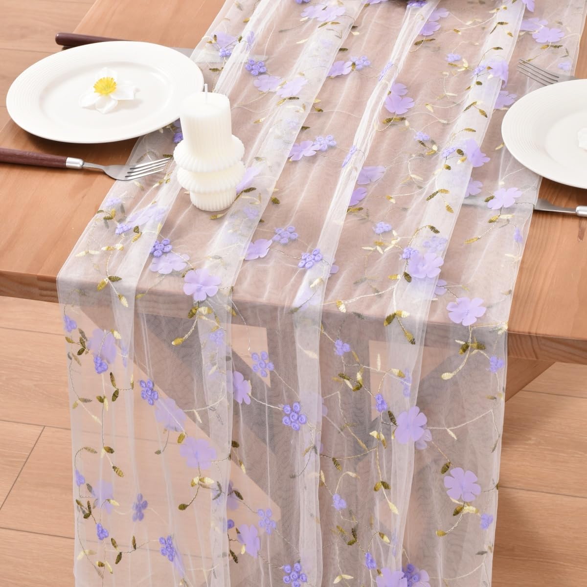 Camino de mesa floral lila para primavera y verano, gasa de 10 pies, flores transparentes
