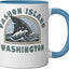 Taza cerámica recuerdo vacaciones Vashon Island Washington con forma de aleta de tiburón azul/blanco