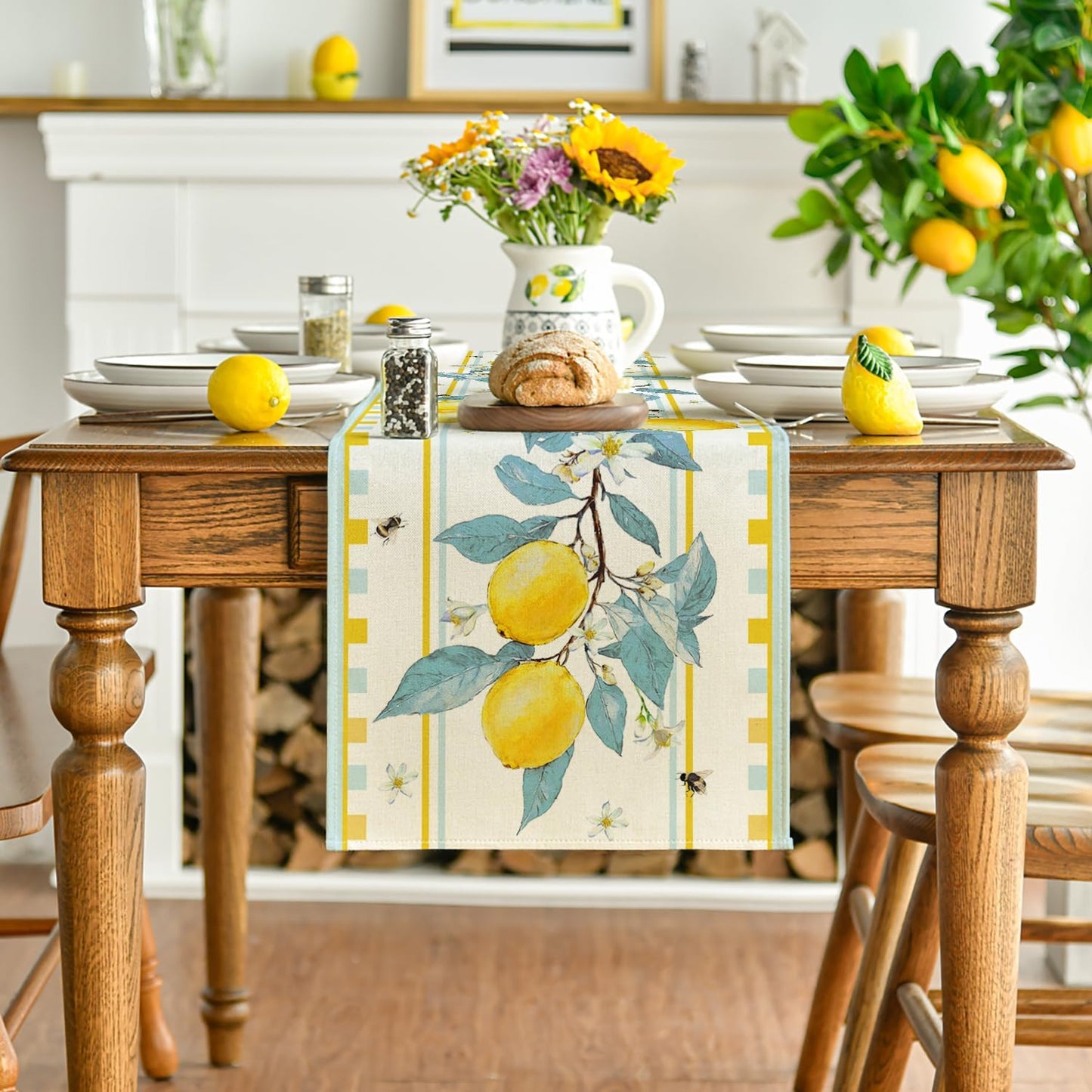 Camino de mesa azul claro con árbol de limón, flor y abeja para decoración de comedor