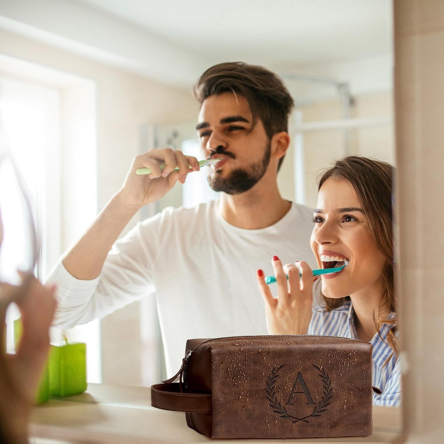Neceser viaje personalizado para hombre con inicial