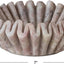 Plato redondo acanalado mármol rosa