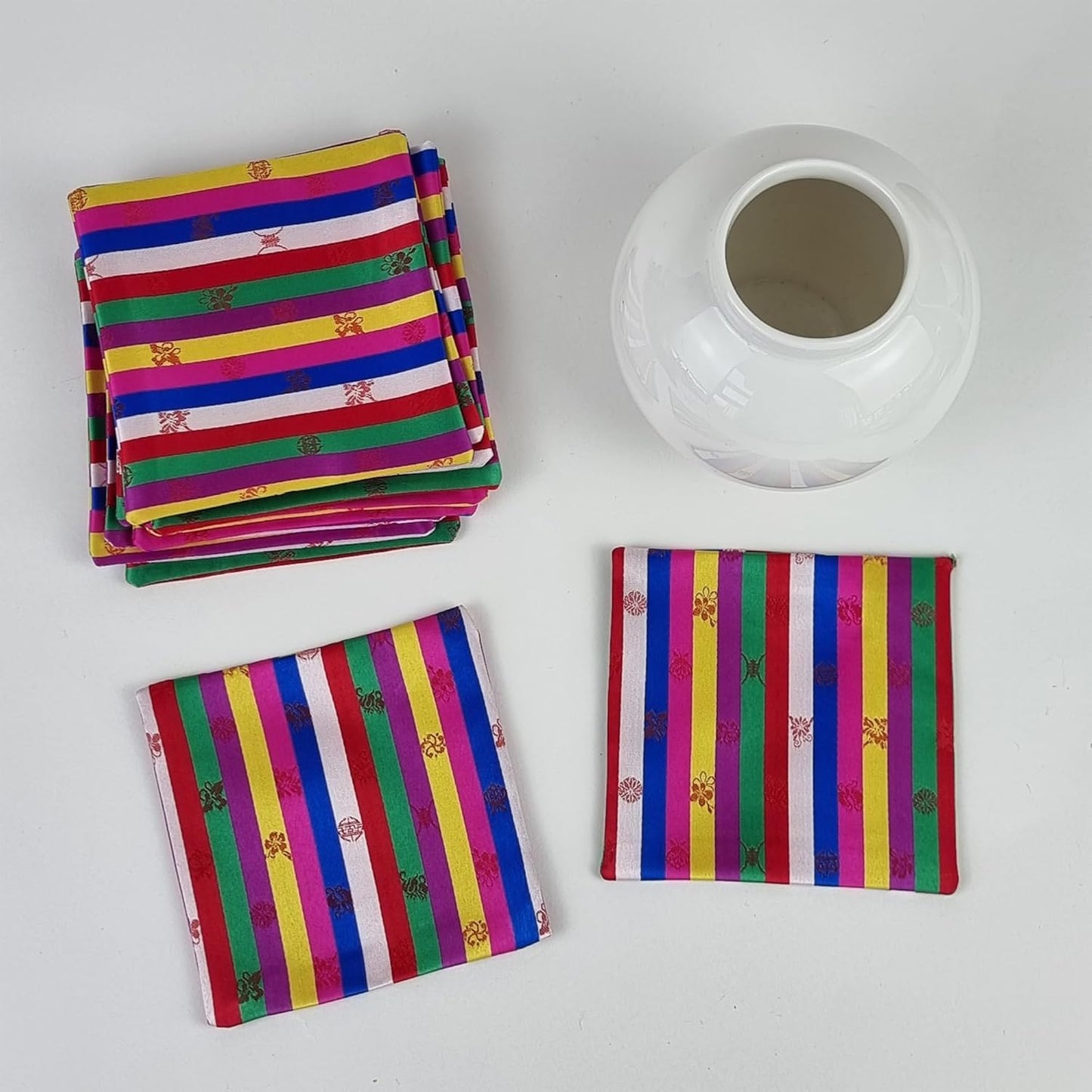 Cojín de mesa de algodón con motivos tradicionales hanbok multicolor