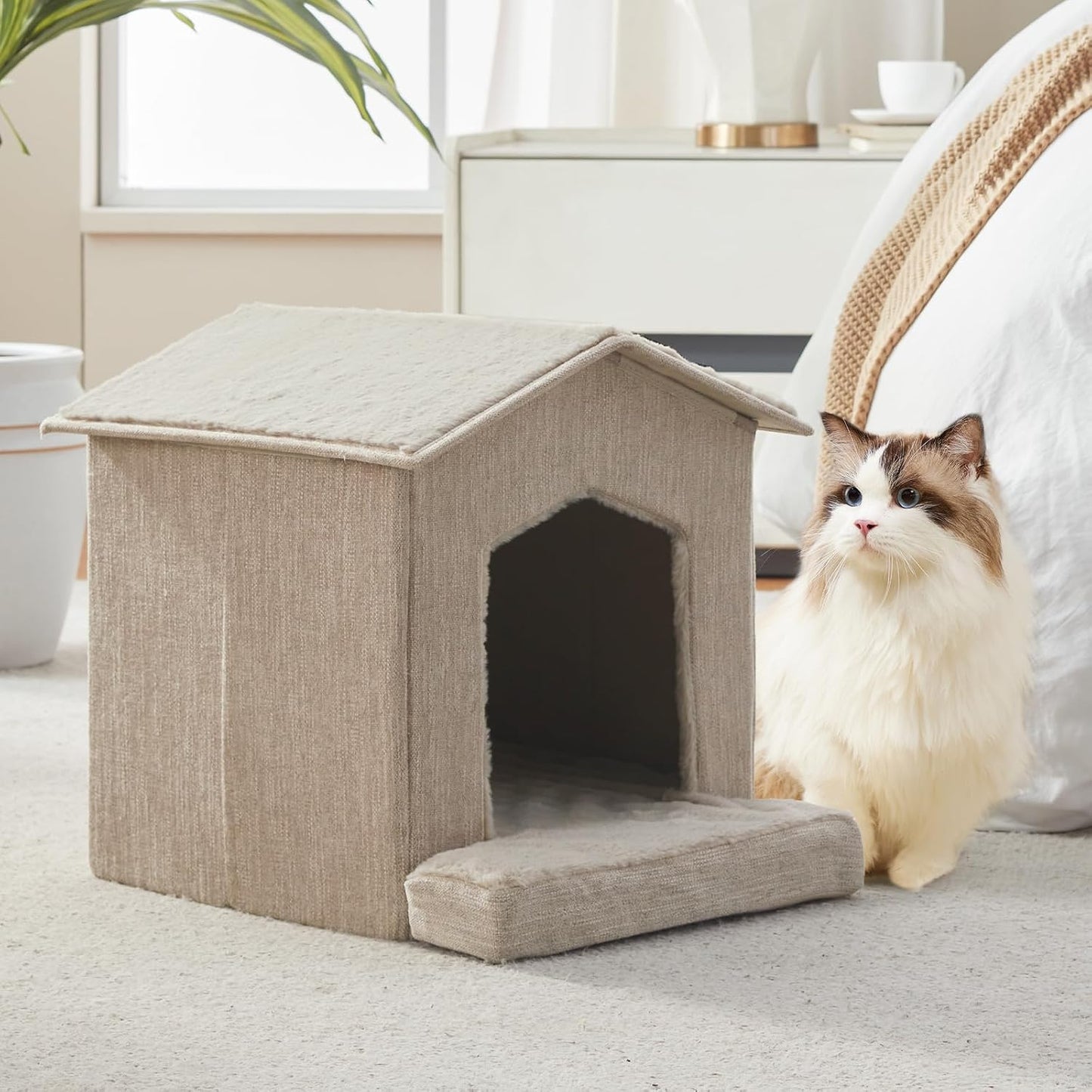 Camas para gatos con cojín ortopédico y escondite beige