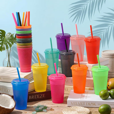 Paquete de 30 vasos reutilizables con tapas y pajillas coloridas de 12 oz para bebidas frías